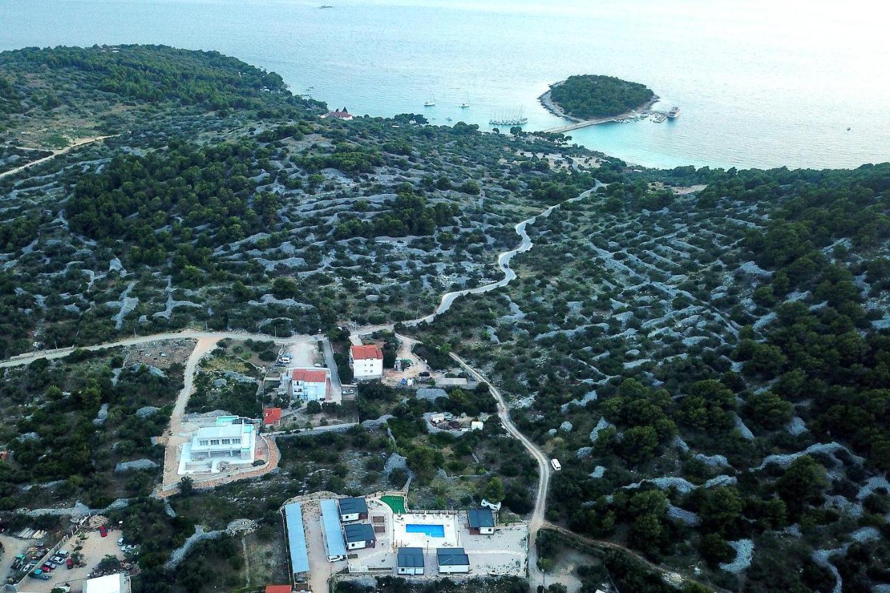 Marina Brugor Murter Bagian luar foto